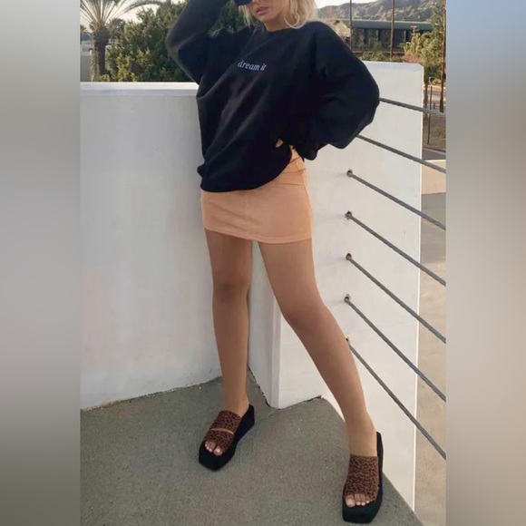 Leopard Print Dual Strap Platform Slip On Sandal - Picture 7 of 9